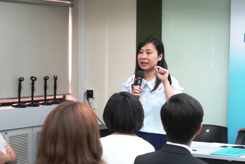 香港非政府机构管治健康状况调查合办机构代表香港大学睿智计划卢紫枫博士解释数据收集后的分析将不会显示任何个别人士响应的内容。