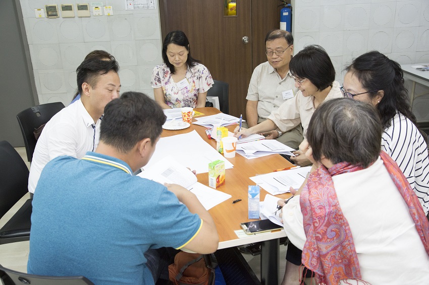 香港會計師公會的會計師大使亦加入小組，參與討論。
