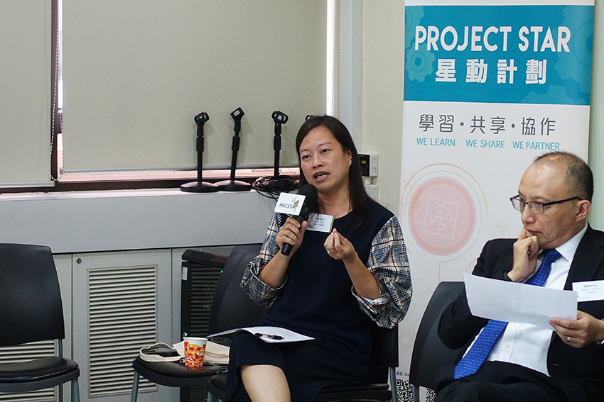 Ms Leung Hoi-yan, Emily, Chief Officer (Elderly Service) of Service Development in the Council, illustrated the Council’s recently concerned elderly issues and carer support are of high priority. Emily advocated “Carer Day” to SWD in order to raise public awareness.