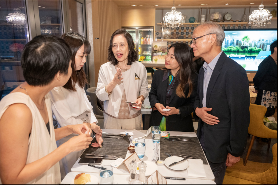The Dialogue Table: Profiling to Empower Networks 