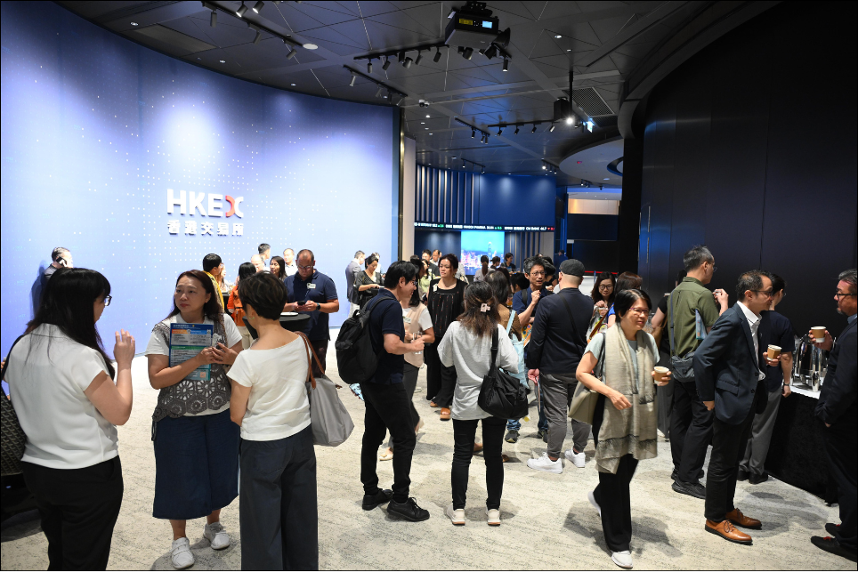 Navigating the Governance Challenge in the Digital Era