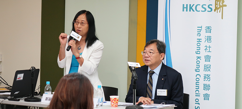 左起： -	香港社會服務聯會業務總監 鄭麗玲博士 -	協康會主席　尹錦滔先生