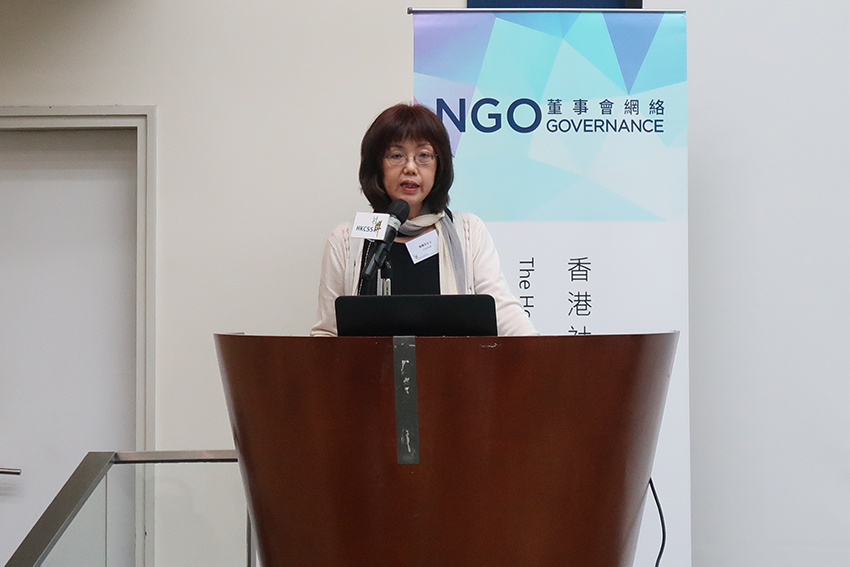 Ms Ellen Chan, Deputy Principal Solicitor (Company Law Reform) of Companies Registry, explained the Requirements on display of name for Hong Kong Companies and other key amendments of Companies (Amendment) (No. 2) Ordinance.